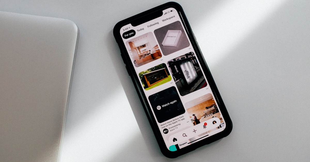 Digital vs Traditional Invitations: The Complete Guide
